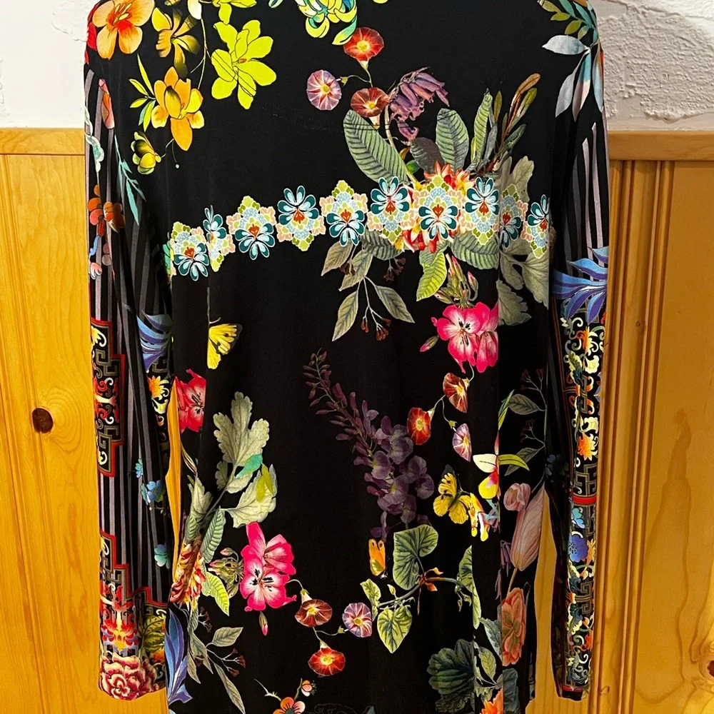 Johnny Was Dreamer Long Sleeve Vee Swing Tee Sz-L - Picture 4 of 5